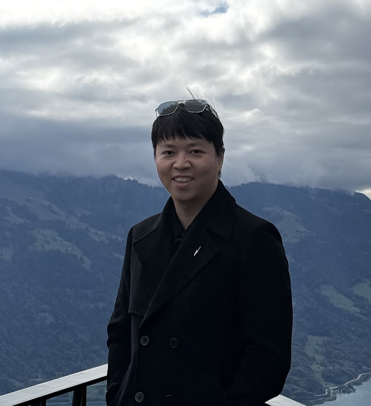 Portrait of Dawei Ding